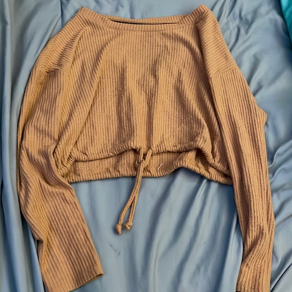 Aeropostale long sleeve with back cut out